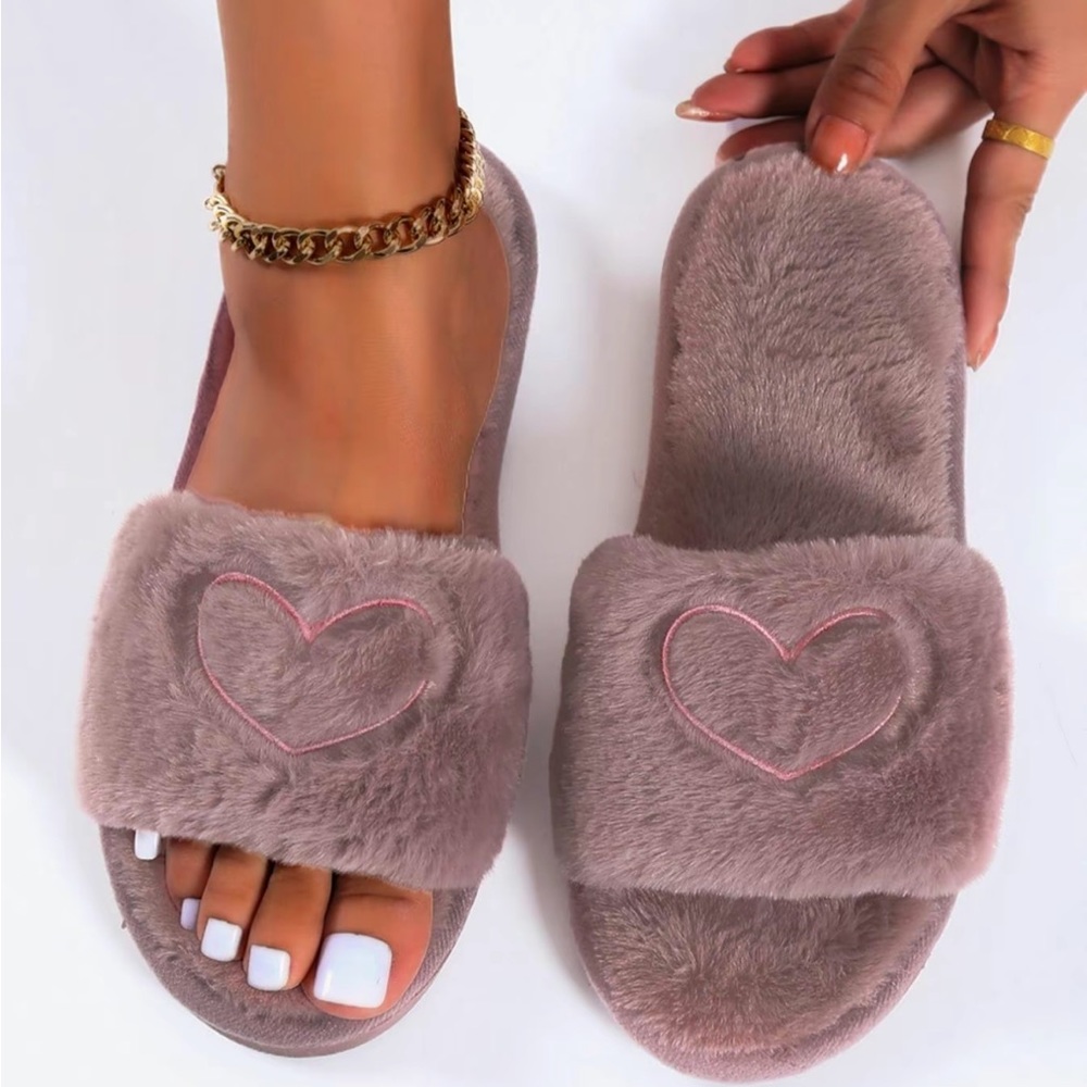 Super Cute Dusty Plum Cozy Soft Slippers With Embroidered Heart Detail. 💜